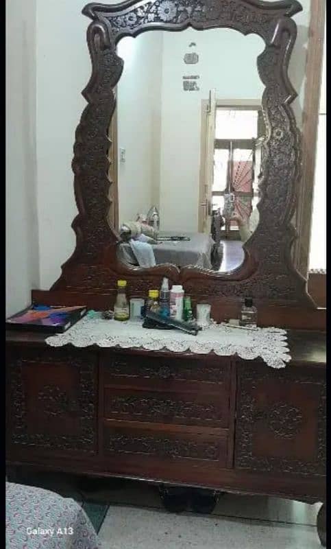 Dressing Table 0