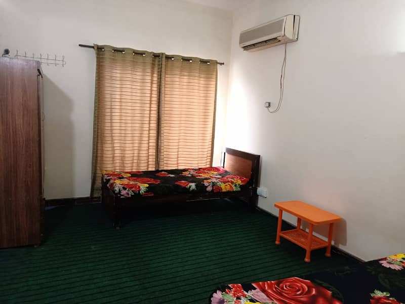 Crown Boys Hostel/Living space/Accomodation/Room in E11 0