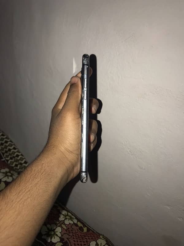 IPhone 11 iCloud locked 2