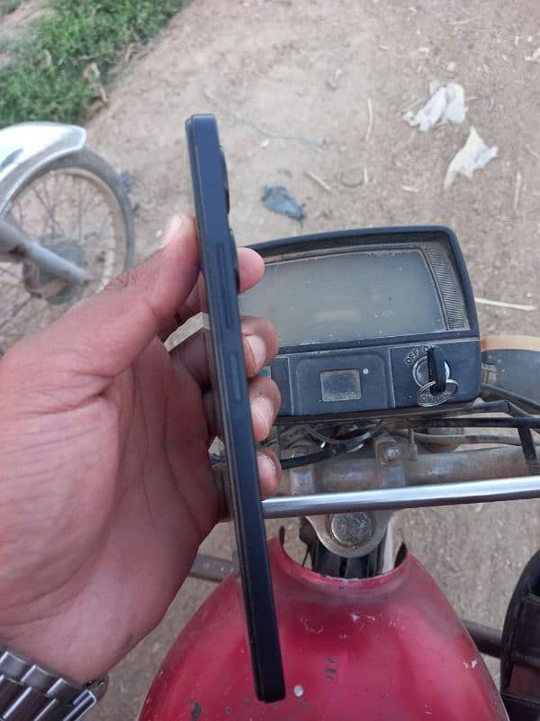 Infinix Hot 30 8GbRam/128ROM 4