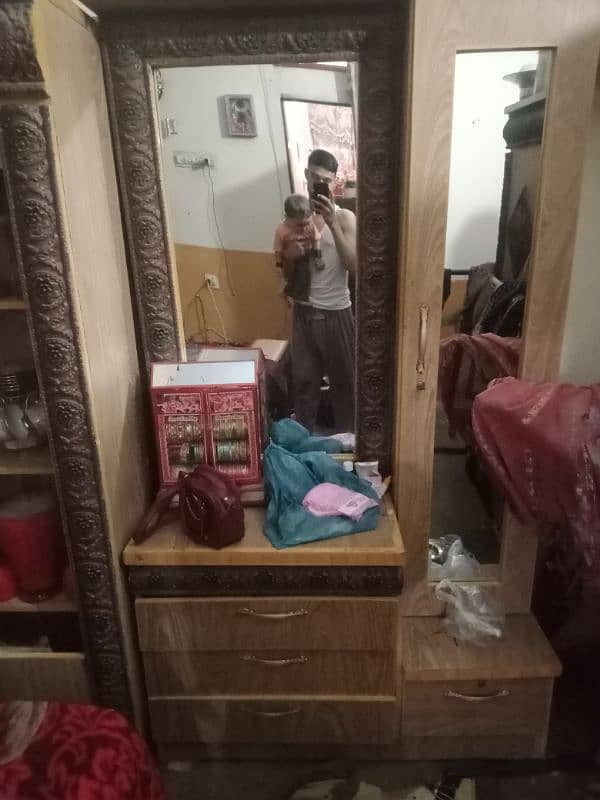 torha bohot Kam he is me sheshe ka 03122296603 1