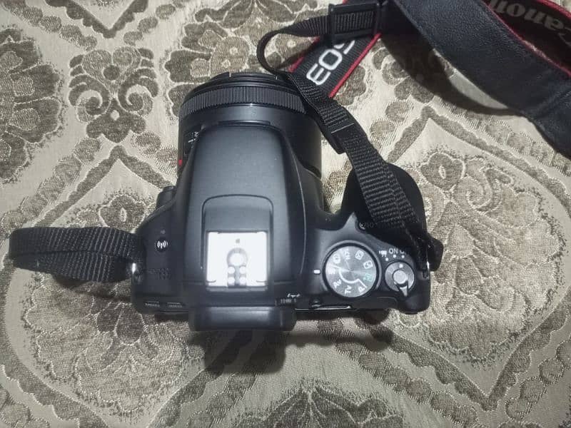 CANON 200D (mint condition) with 2 lenses premium 2