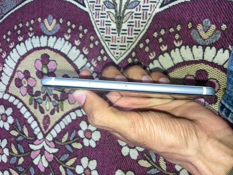 iphone SE 2nd generation factory unlock 1