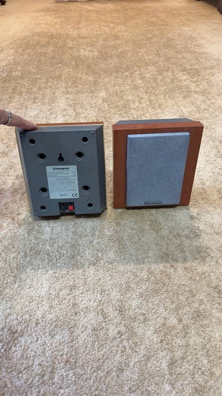 Pioneer book shelf speakers 8 ohm,JBL, BOSE, KLIPSCH, DENON,MARANTZ 1