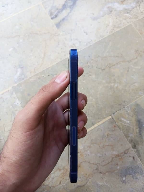 Iphone 12 condition 10/10 3