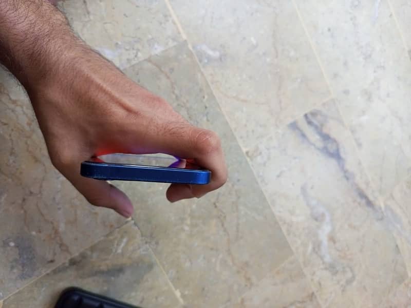 Iphone 12 condition 10/10 8