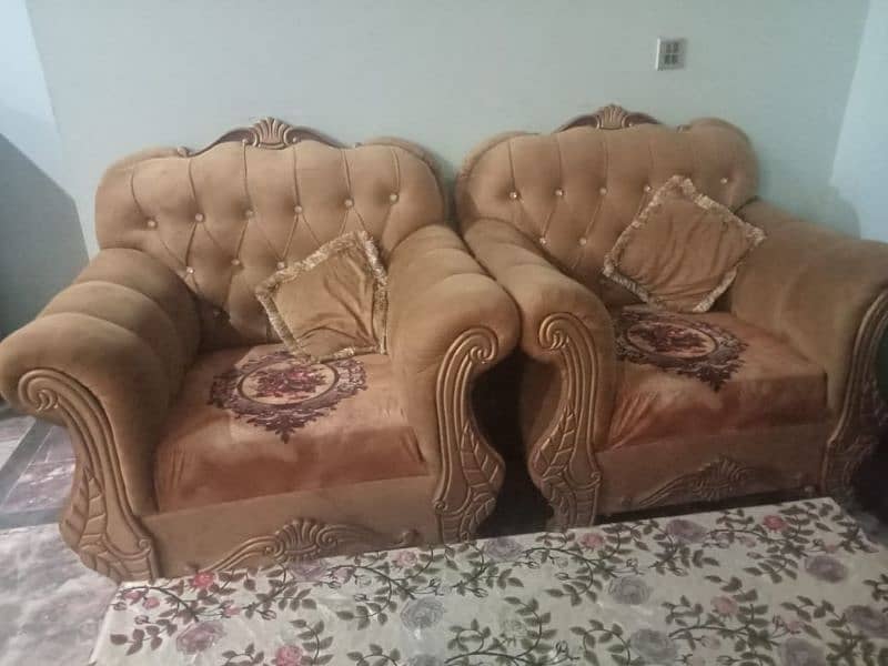 5 seater sofa with three tables 4