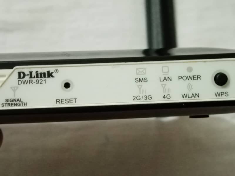 D-Link DWR-921 3