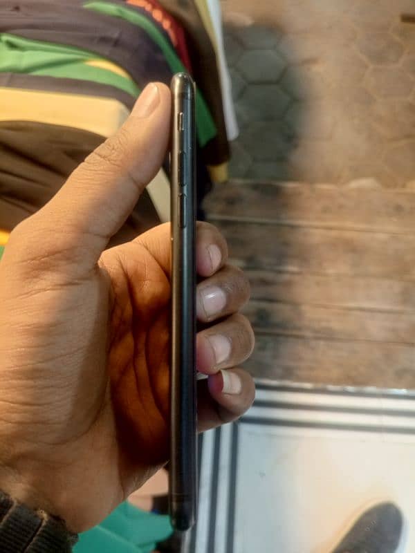 IPhone 7 Non PTA 6