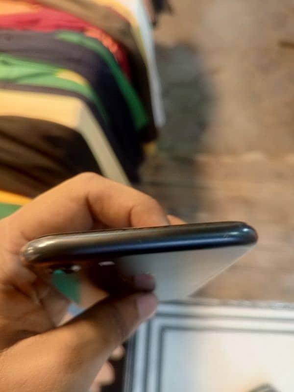 IPhone 7 Non PTA 9