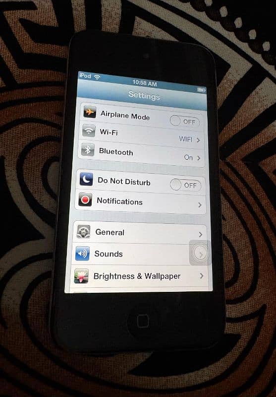 Apple ipod Touch with Box and Cable 5
