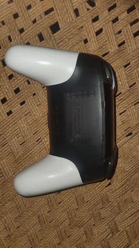 Nintendo switch Pro wireless controller 1