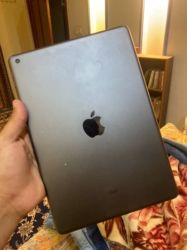 URGENT SELLING  APPLE IPAD 9 GEN 64GB WIFI 0