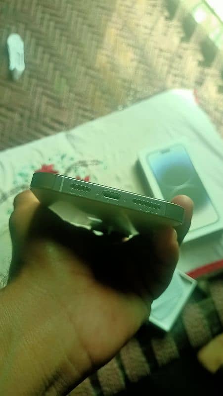 I phone 14 pro max 4
