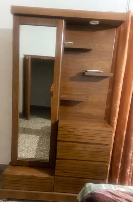 Wooden bed set in good condition 3