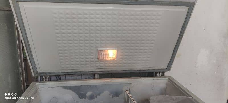 Dawlance Deep Freezer Ice Cooling 1