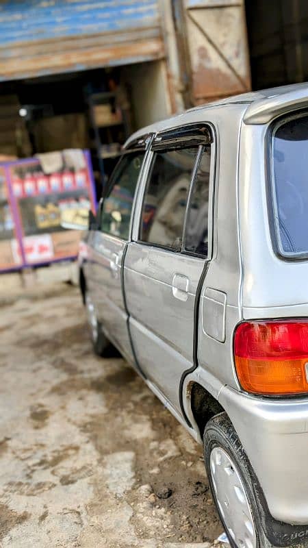 Daihatsu Cuore 2011 5