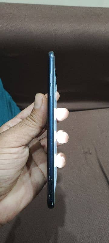 i am selling Samsung C7 pro android mobile phone with box 3