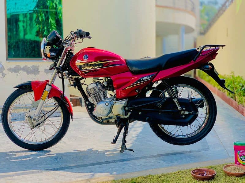 YAMAHA YB 125Z 2
