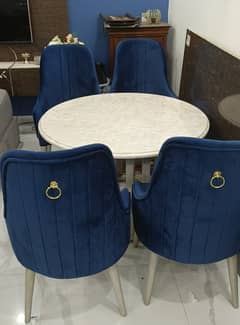4 Seater Round Dining Table