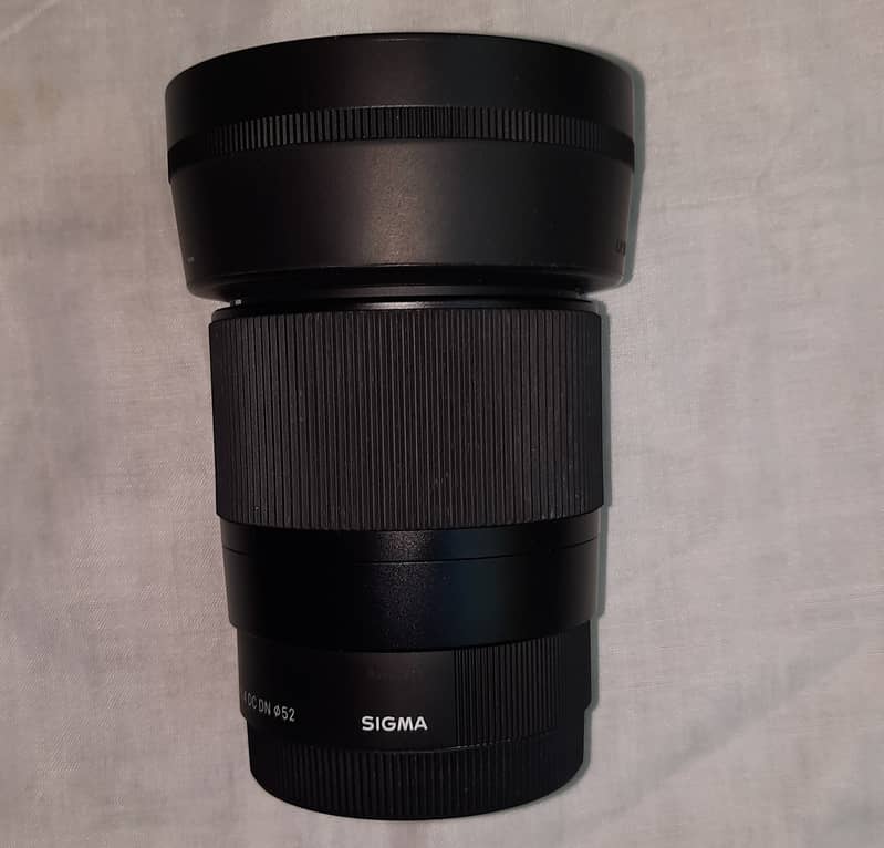 Sigma 30mm f/1.4 DC DN Contemporary Lens (Canon EF-M) 2