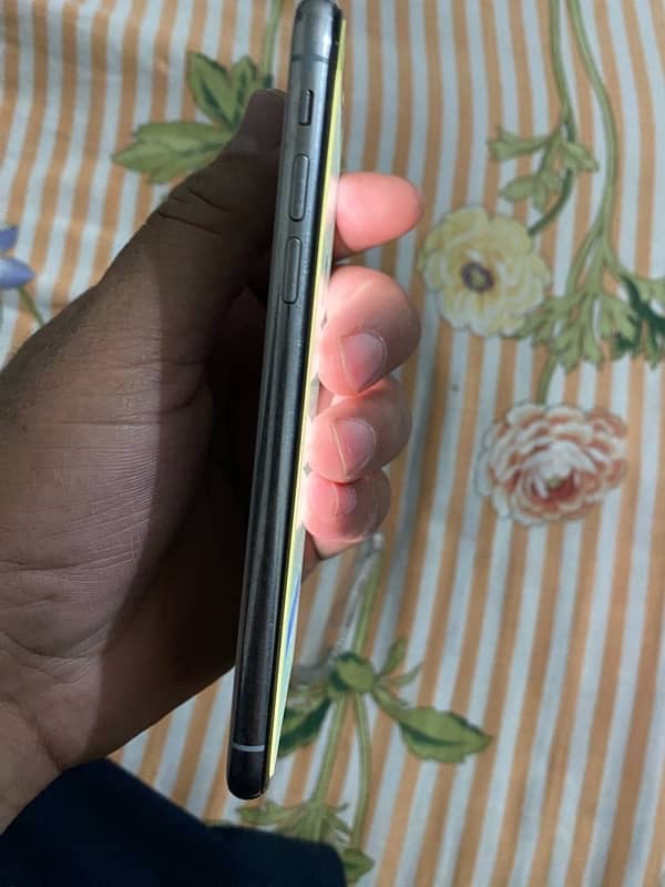 iphone xs 256Gb white pta Approved 5