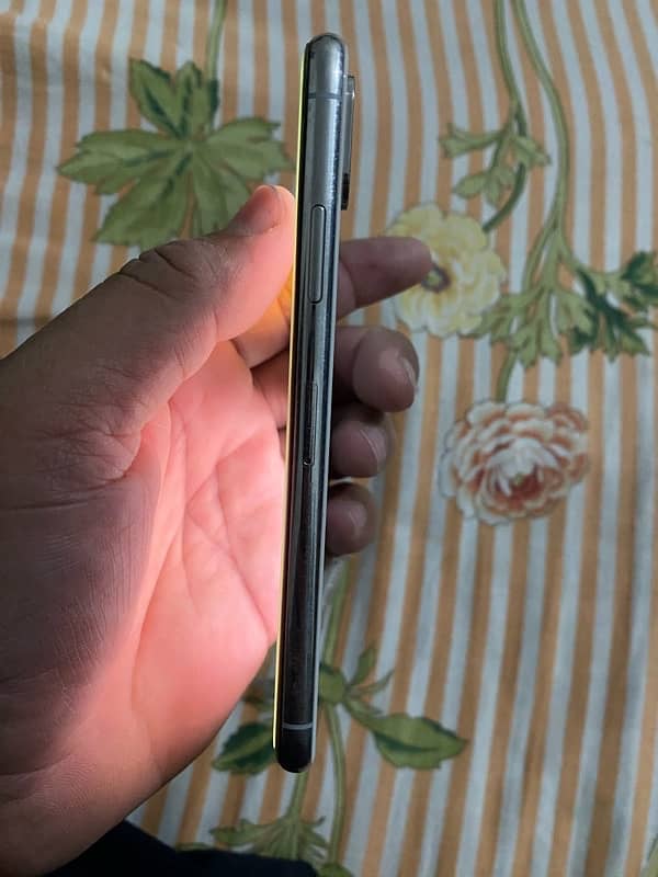iphone xs 256Gb white pta Approved 7