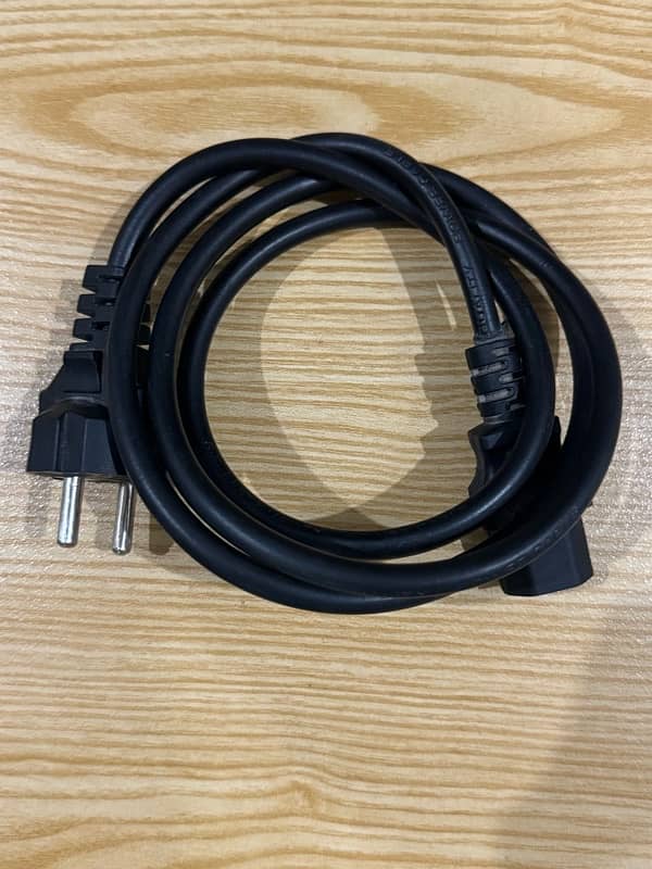 keyboard, Mouse, VGA Card, Converters, Power Cable, VGA Cable 6