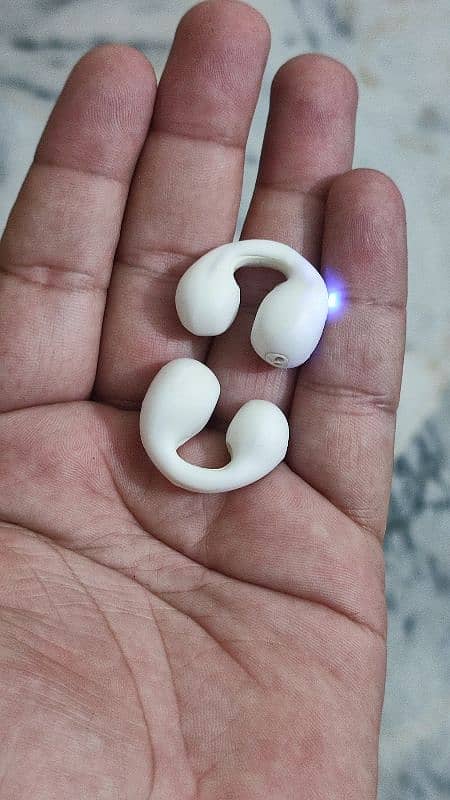 Earphone Arch company 2
