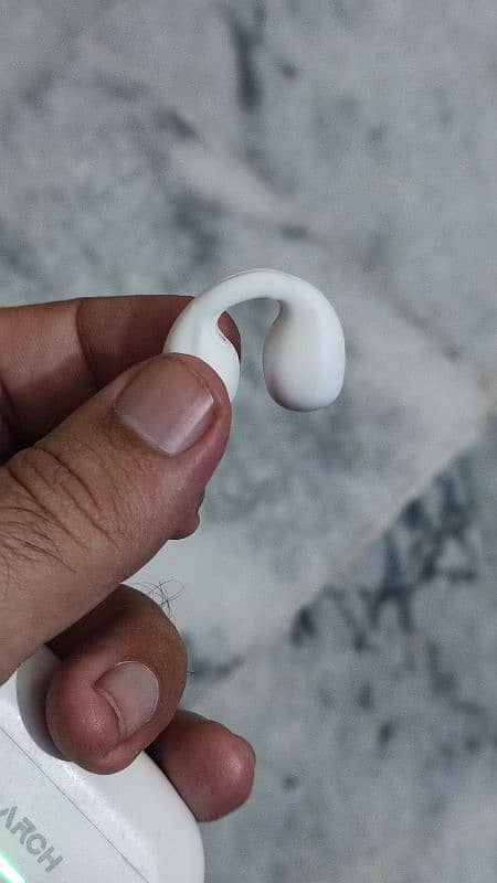 Earphone Arch company 3