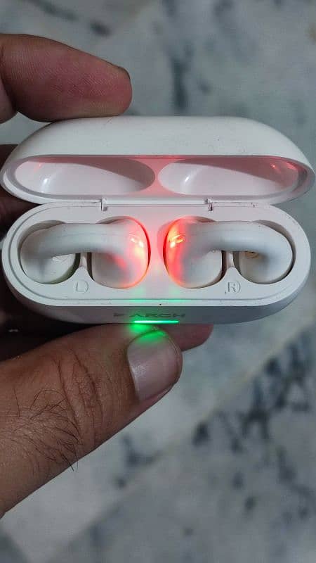 Earphone Arch company 5
