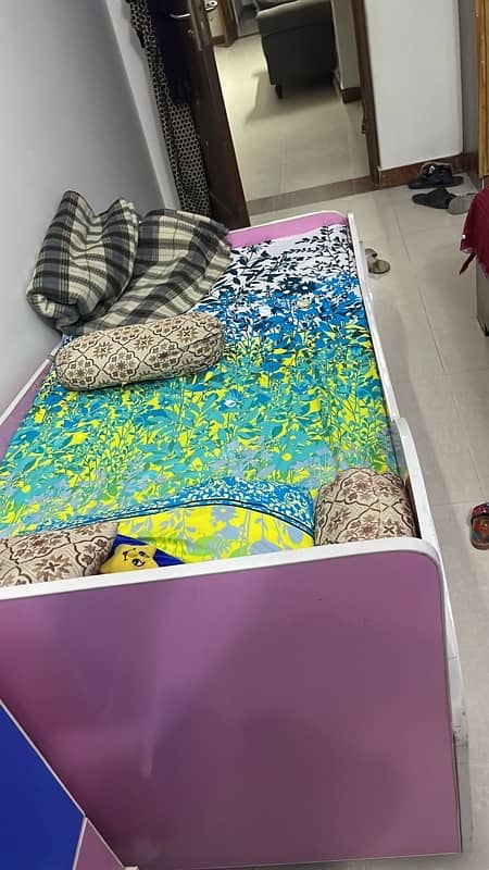 girl single bed 0