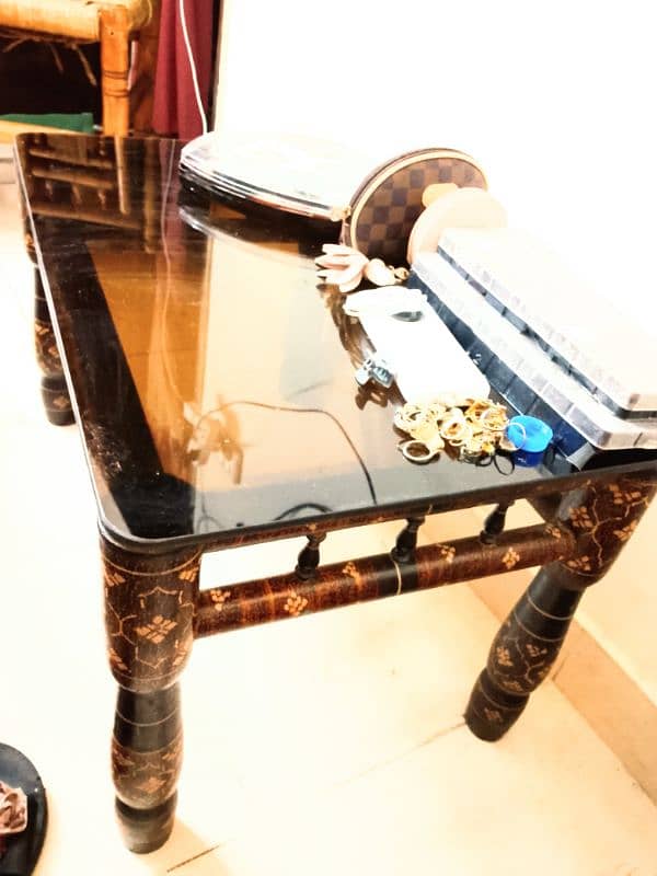 Sheesham wood sindhi chair and table 0