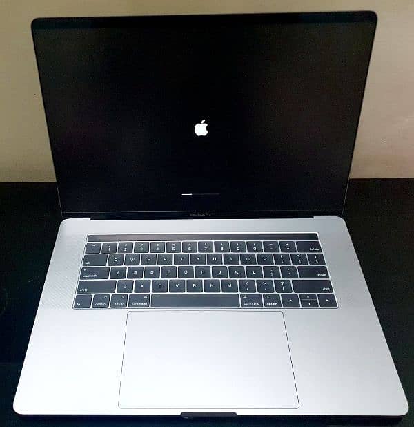 Macbook pro 2018 i9 32/500 4GB graphic card 1
