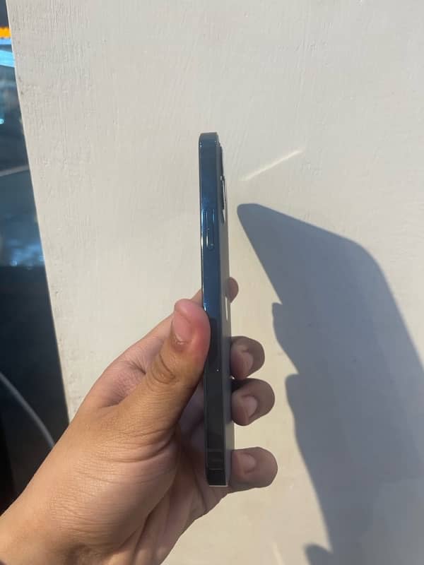 iPhone 12pro factory 1