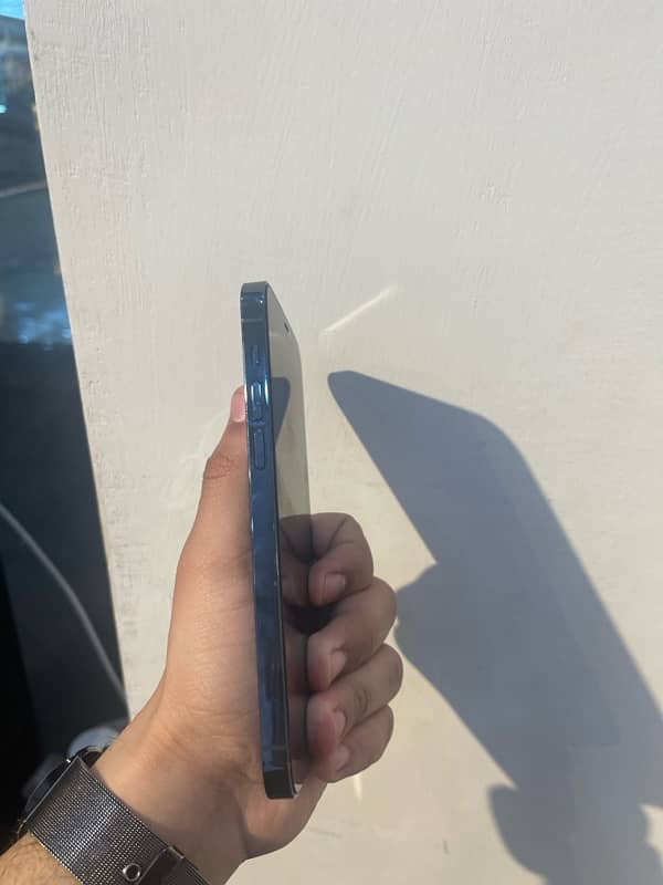 iPhone 12pro factory 2