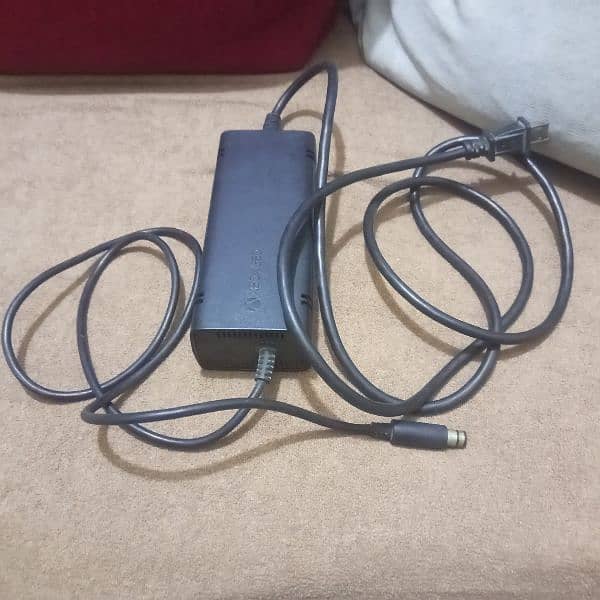 xbox 360E power supply / power adapter 3