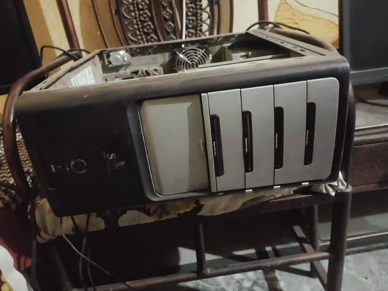 HP Z400 gaming pc in custom chasing 1