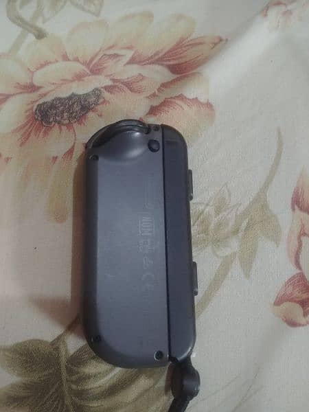 Nintendo switch right controller good condition geninue 3