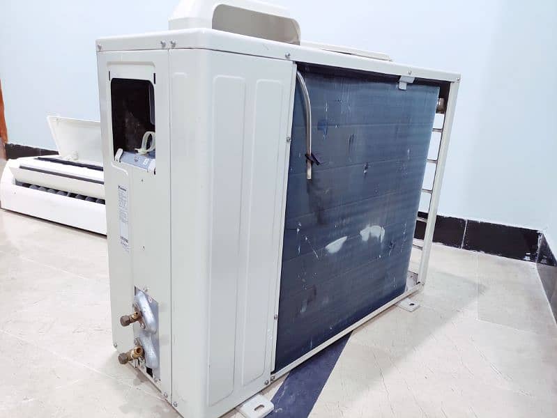 Daikin 1.6 Ton 8
