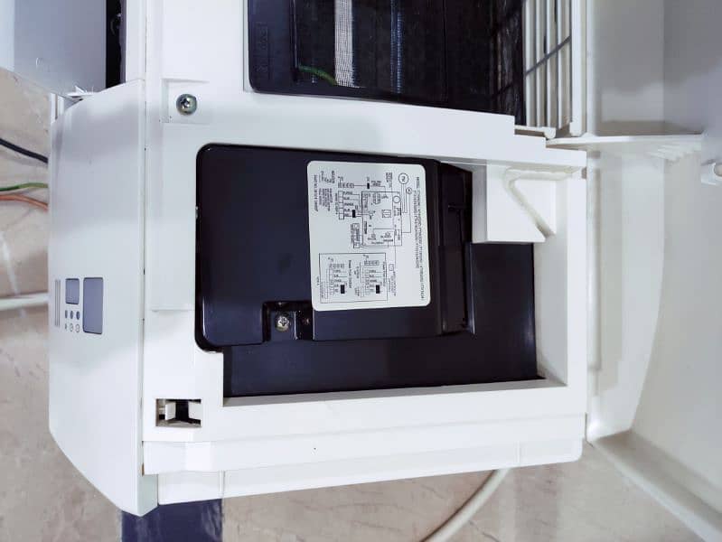 Daikin 1.6 Ton 9
