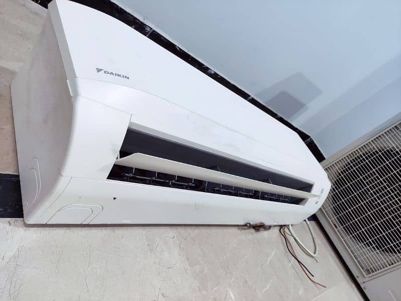 Daikin 1.6 Ton 13