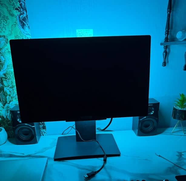 Dell OptiPlex 7050 Desktop Computer 2