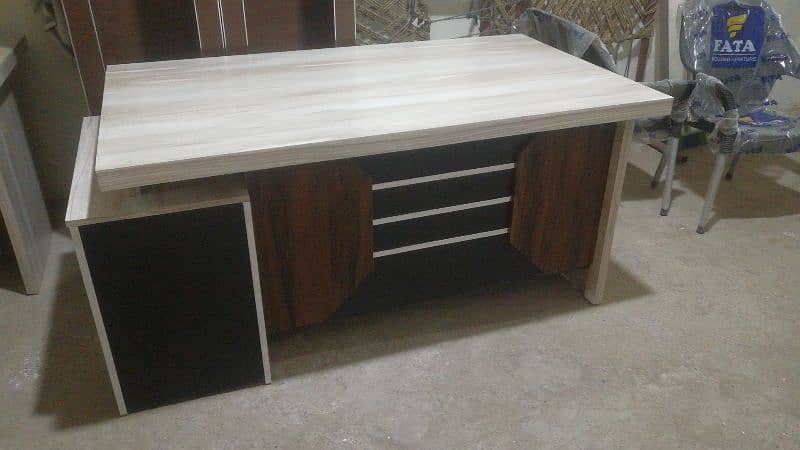 Exactive officer table in laminated best quality sheet 1