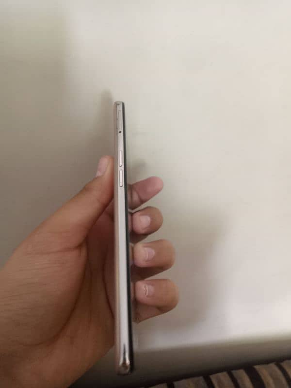 Oppo Reno 5(5G) 2
