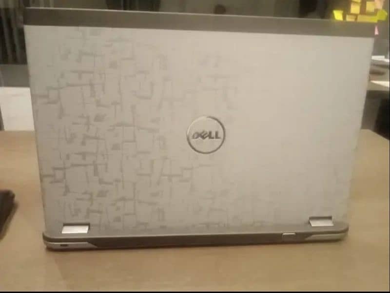 DELL vostro 3360 0