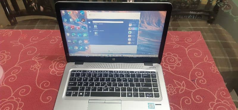 HP Core i5 touch screen super mint condition 0