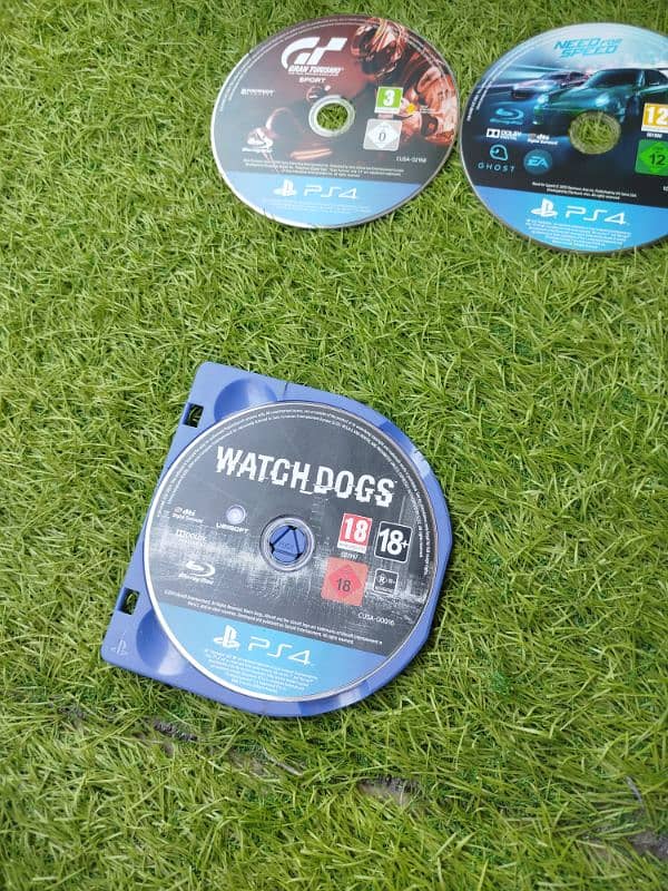 PS4 games in very good condition 10