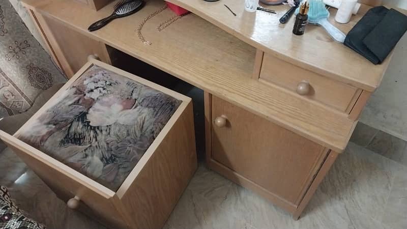 Double Bed with Dressing table 3