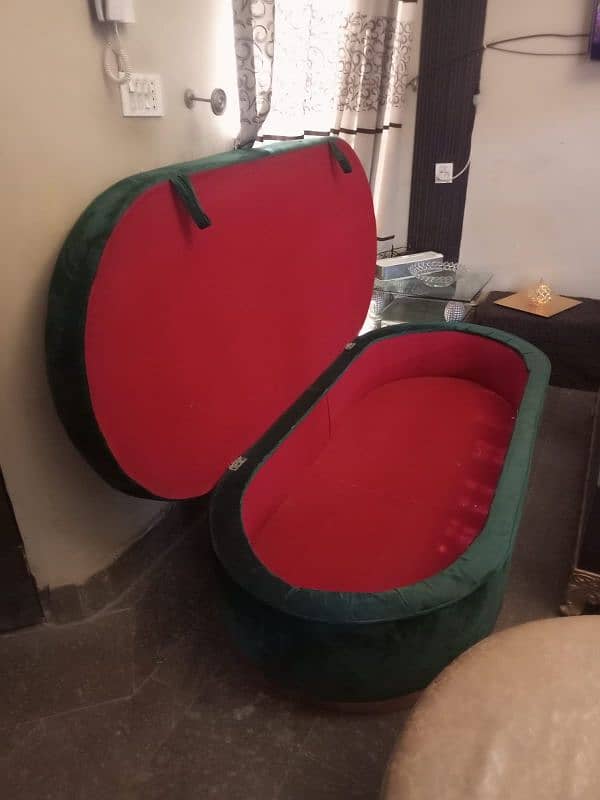 5 seater green sofa satty box shape 5